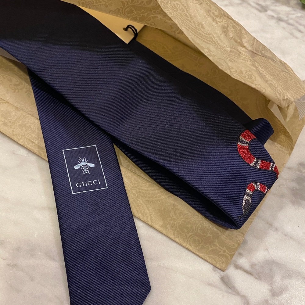 Authentic Gucci Snake Neck Tie BRAND NEW Sold Out!